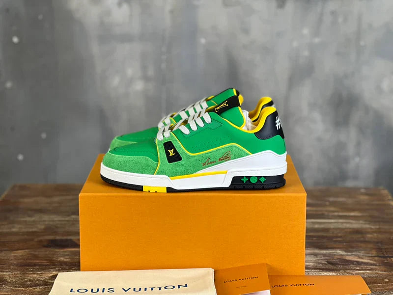 LV *Trainer